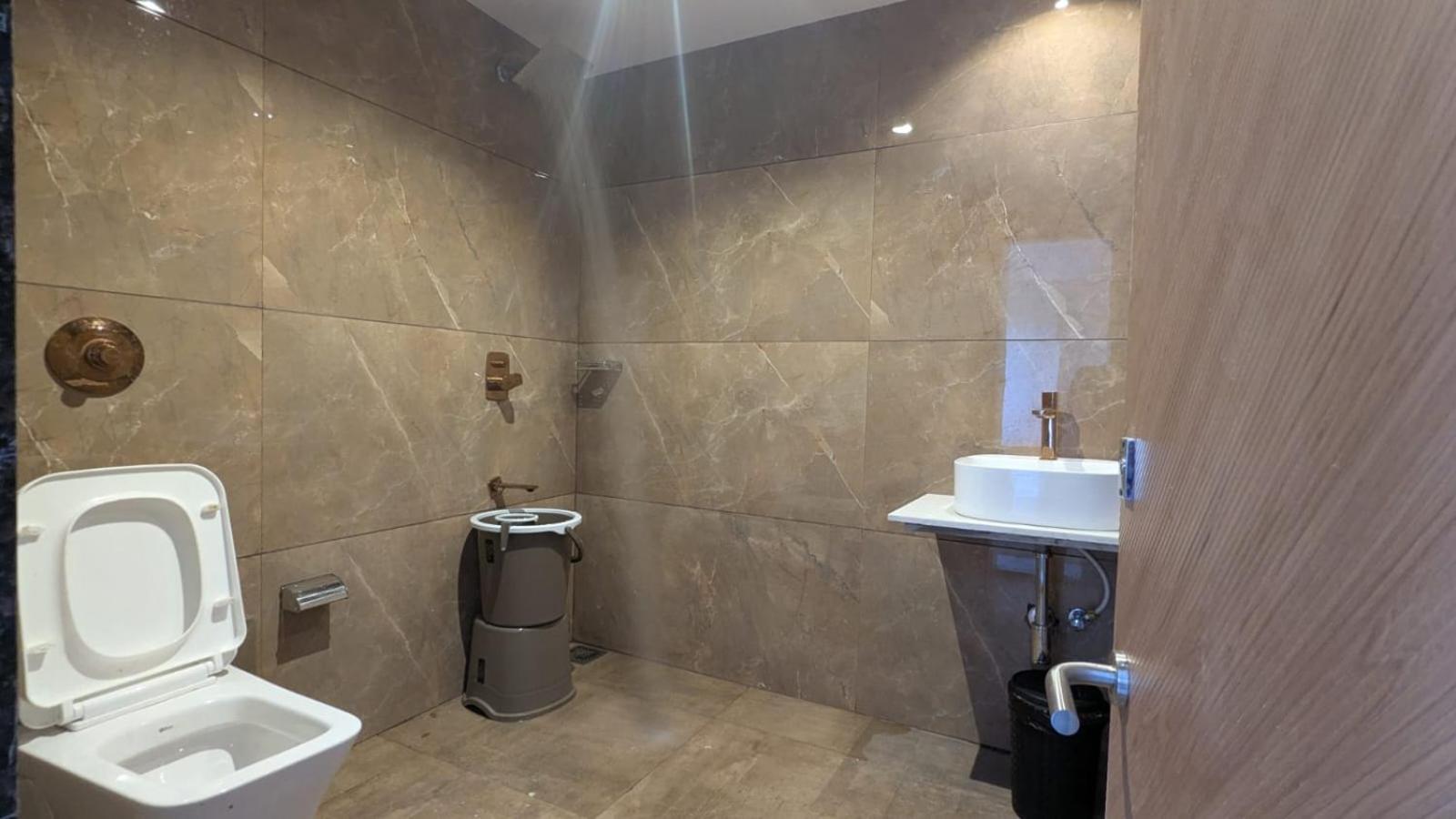 Silver Park Hotel *