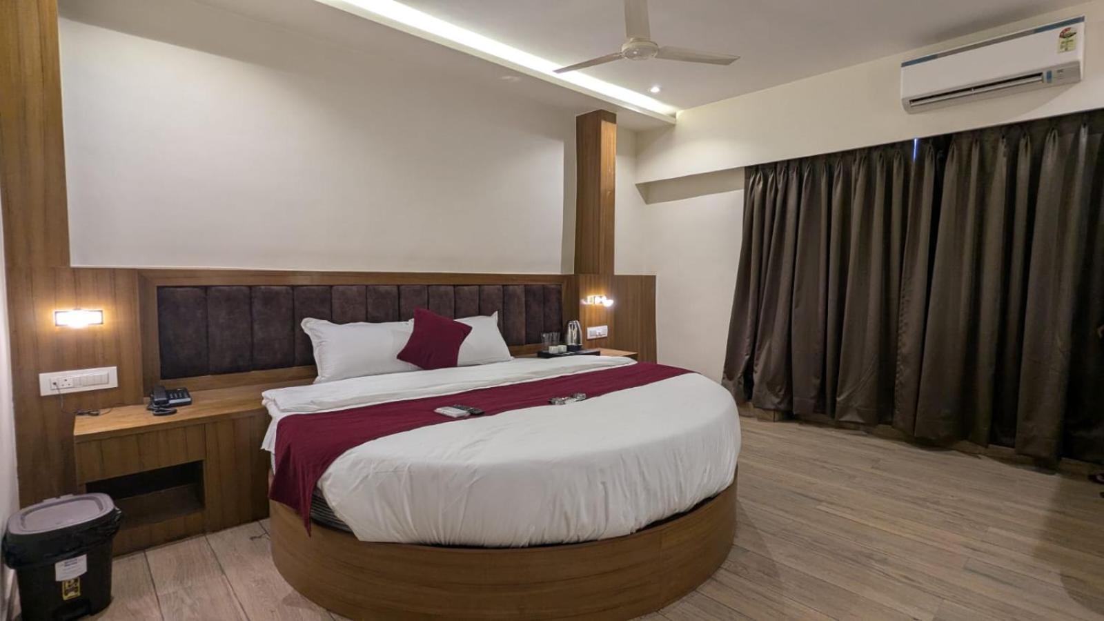 Hotel Silver Park *