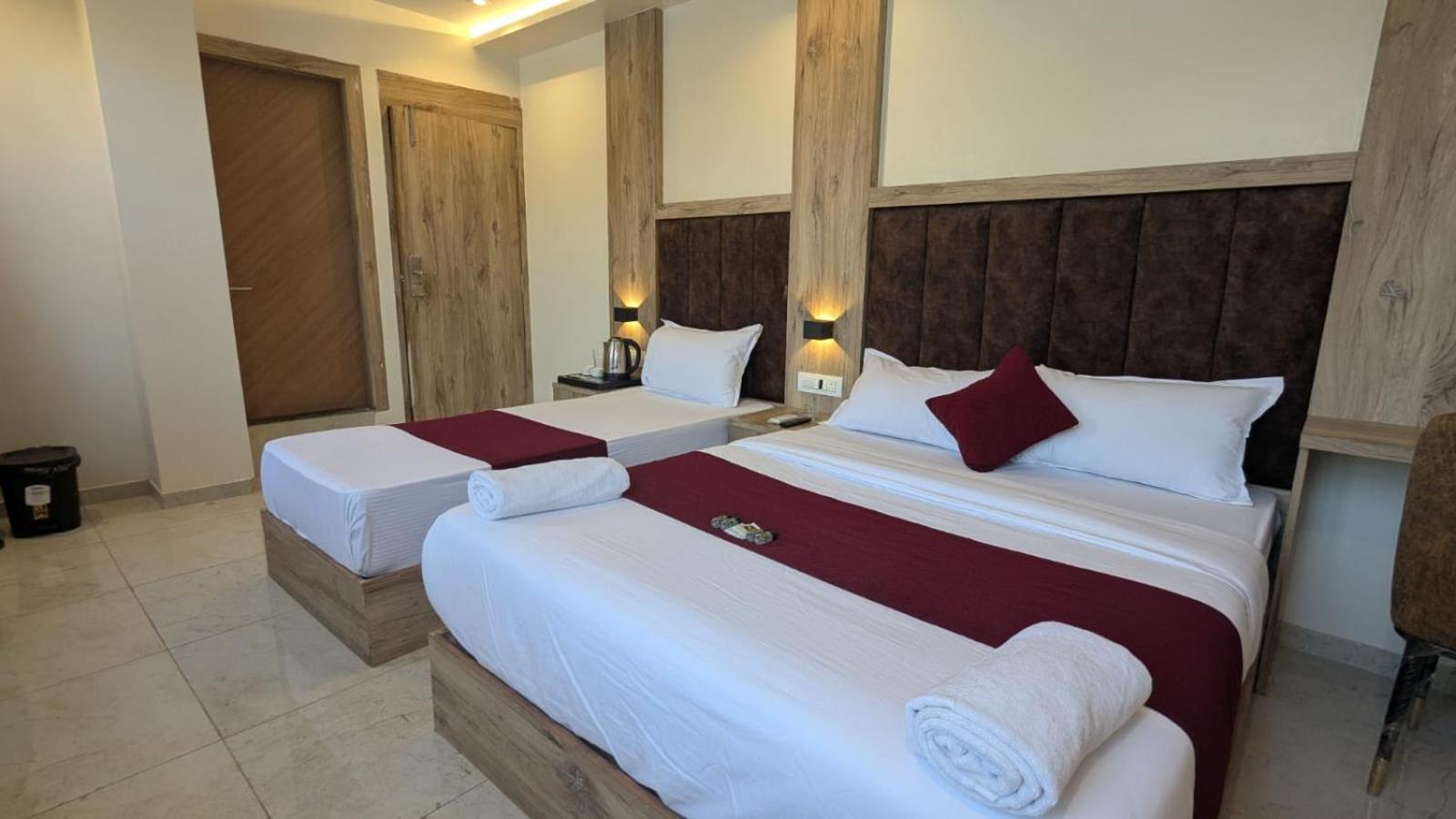 Silver Park Hotel *